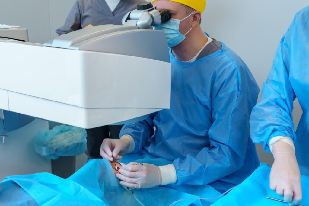 Praca w zawodzie medycznym łączy się z ogromną odpowiedzialnością, zarówno wobec pacjenta, jak i całego systemu zdrowia